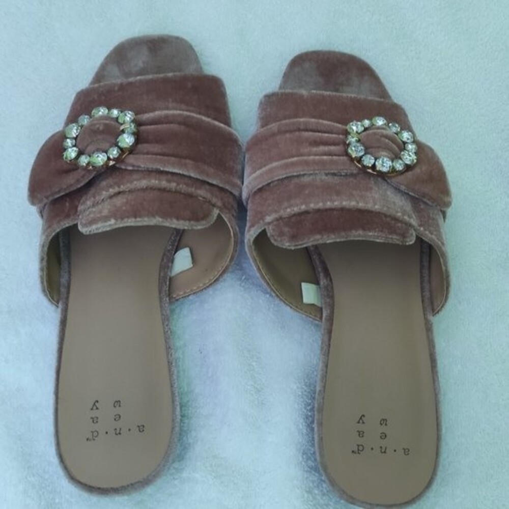 A New Day Woman’s Slip On Slides Velour Salmon Pink Shoes Size 6